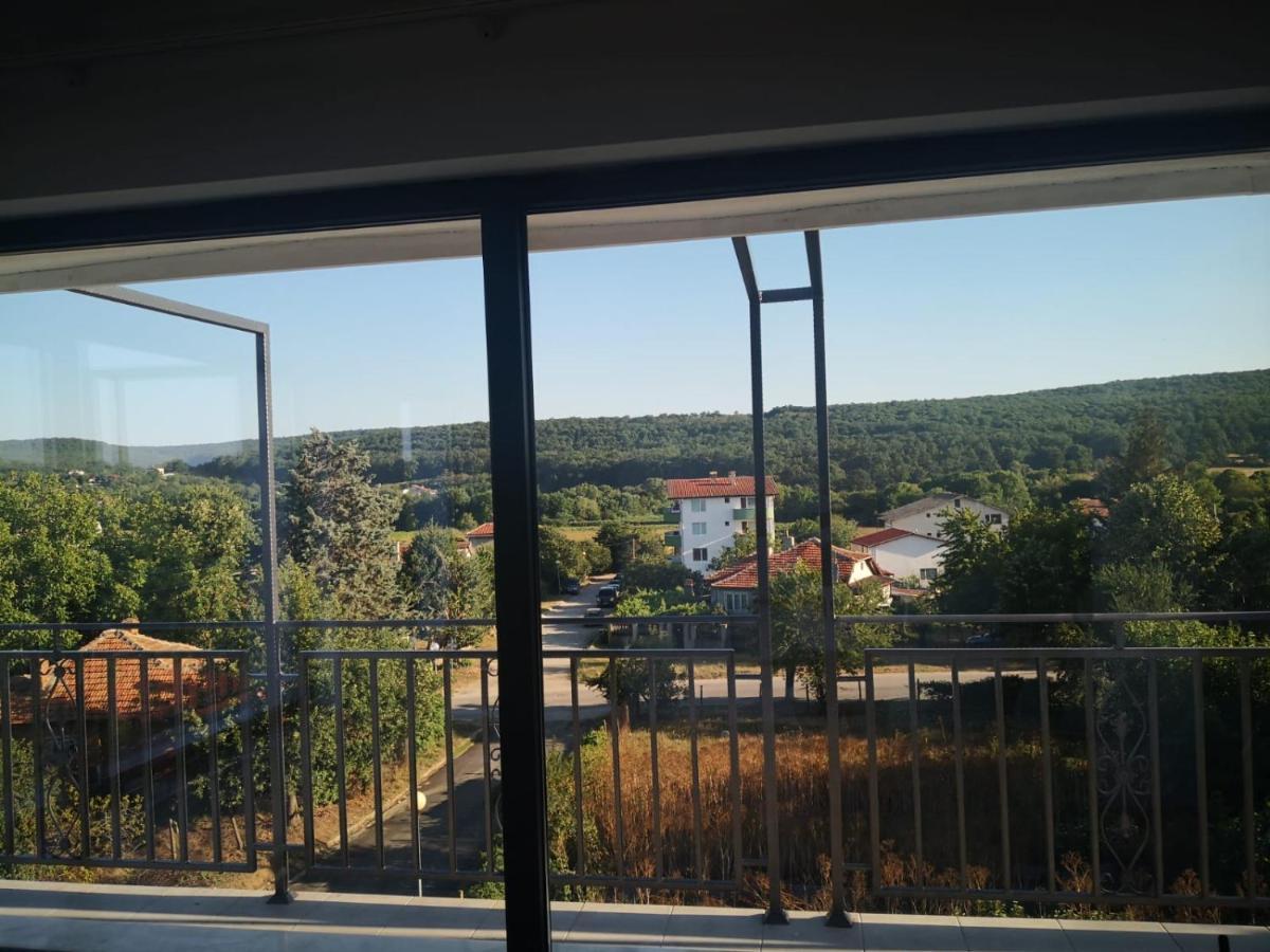 Weisser Schwan Белият Лебед Shkorpilovtsi Esterno foto